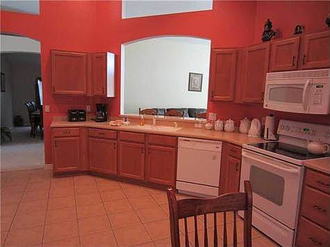 4th image of 250 Higher Combe Dr