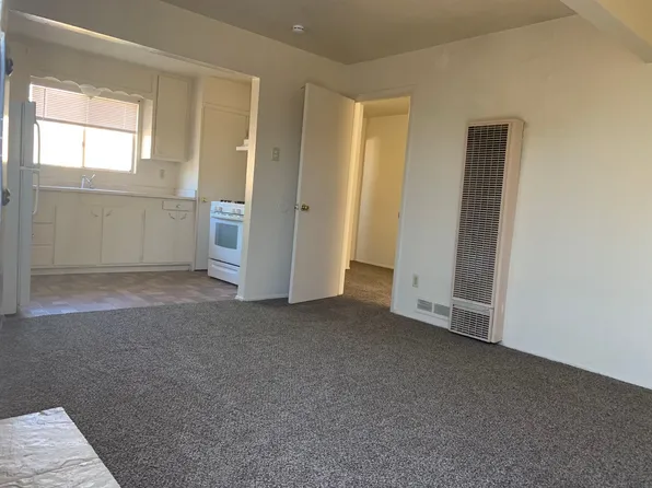 300 General Marshall St NE, 300 General Marshall St NE APT 1, Albuquerque, NM 87123
