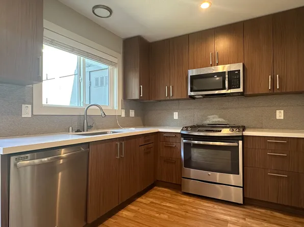 1441 Casa Buena Dr APT 204, Corte Madera, CA 94925