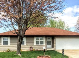 1133 Lacy Dr, Lebanon, MO 65536