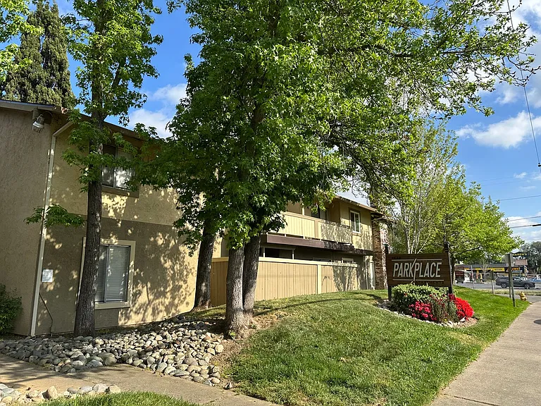 Park Place Apartments, Where Modern Comforts and Charm Meet! — Photo 12