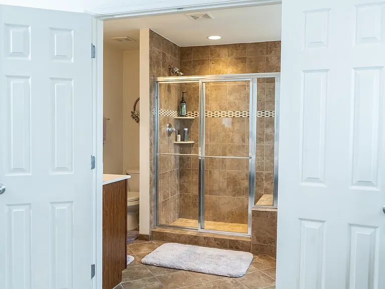 25095 Croxley Green Sq — Photo 40