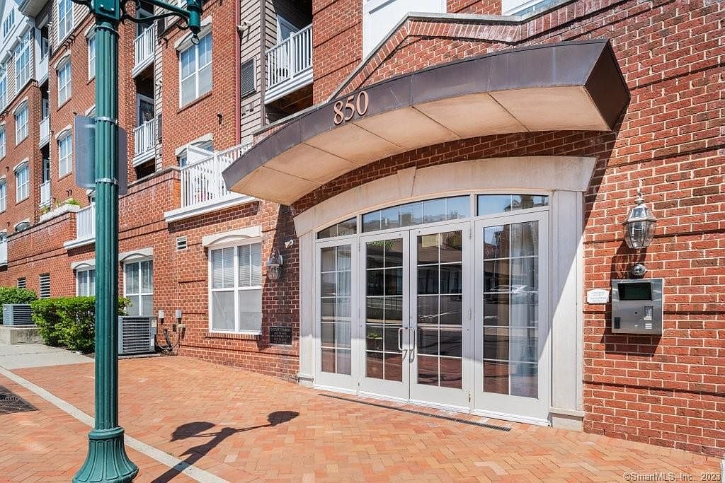 850 E Main St APT 203, Stamford, CT 06902 Zillow