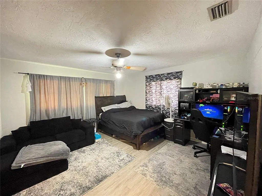 2 bed, 1.5 bath, 932 sqft, $1,450 — Photo 4