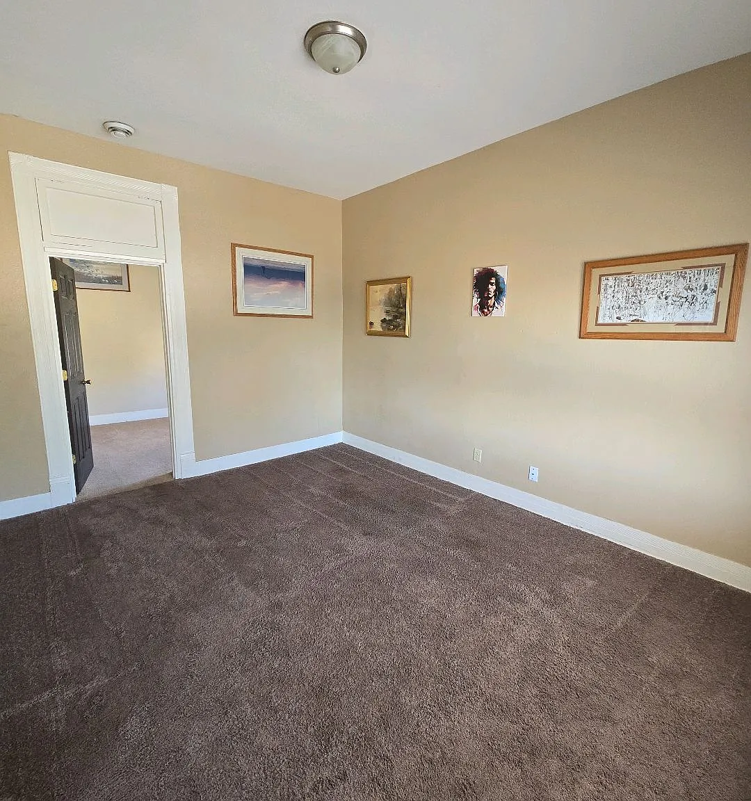600 W Rogers St — Photo 4