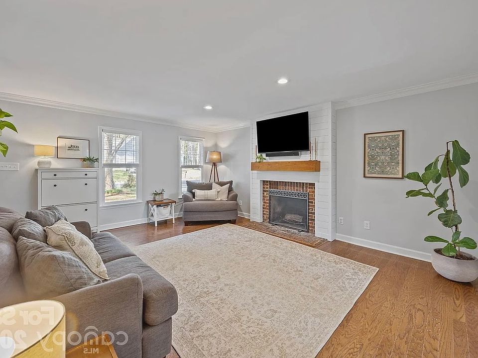 1st image of 264 Post Oak Ave SW #Oak-1