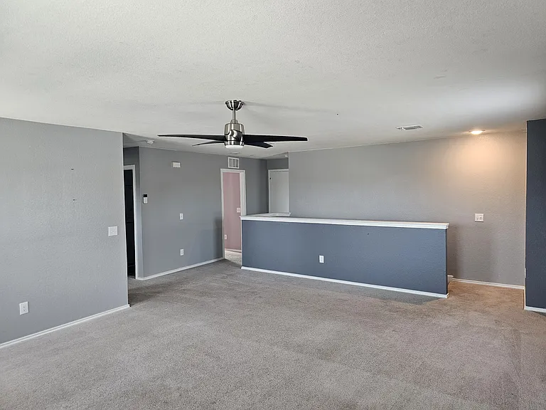 1045 Knightly Ln — Photo 10