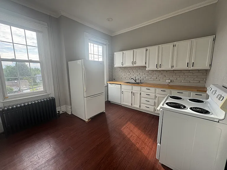 3706 Brighton Rd #2 — Photo 2