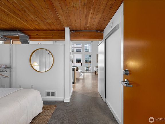 4th image of 401 9th Avenue N #504