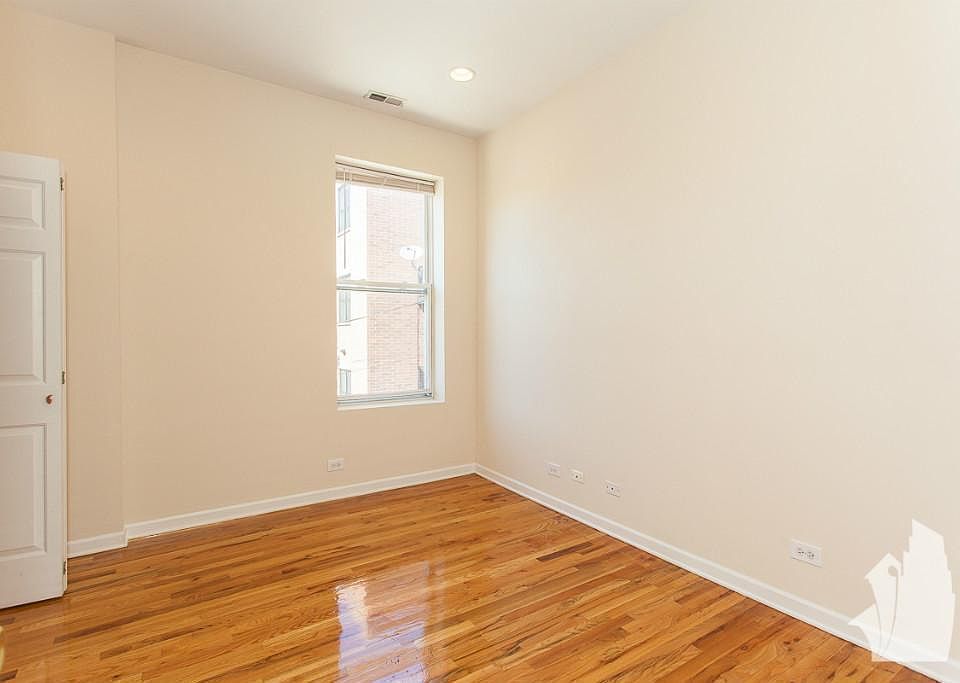1st image of 2450 N Southport Ave #324