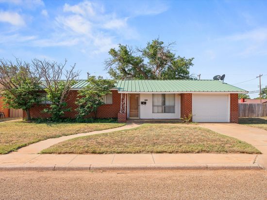 1111 16th St, Seagraves, TX 79359
