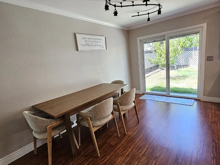 7311 Holbrook Way — Photo 3