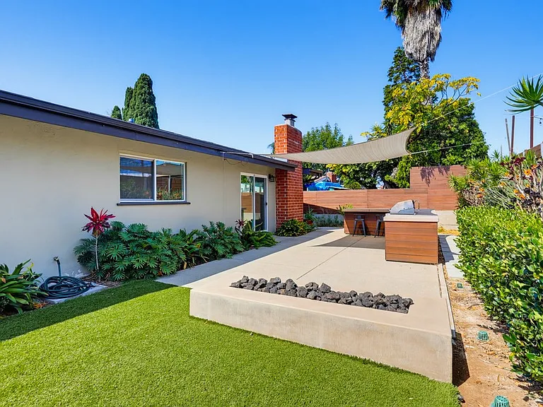 4996 Mount Almagosa Dr — Photo 44