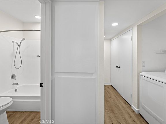 5th image of 51 Golden Glen St #1