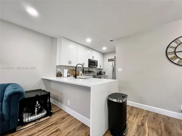 10019 Winding Lake Rd APT 202, Fort Lauderdale, FL 33351