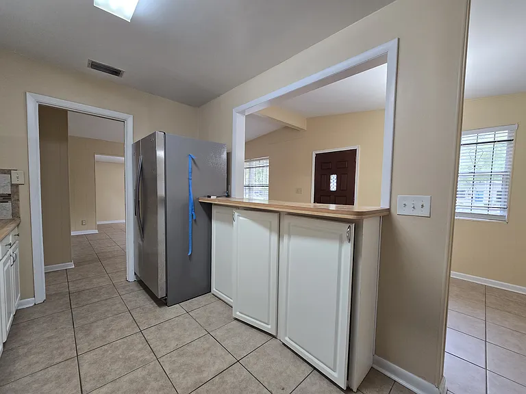 5010 Fredericksburg Ave — Photo 8