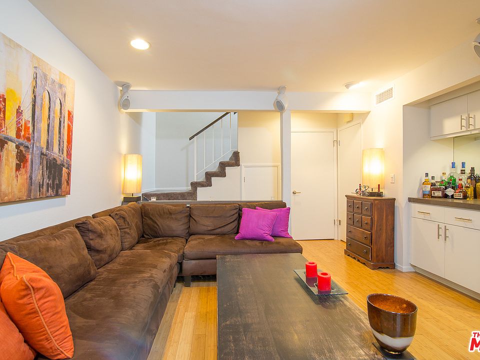 1st image of 11744 Moorpark St APT W