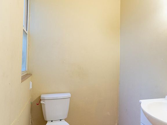 5th image of 1848 S Rosewood St