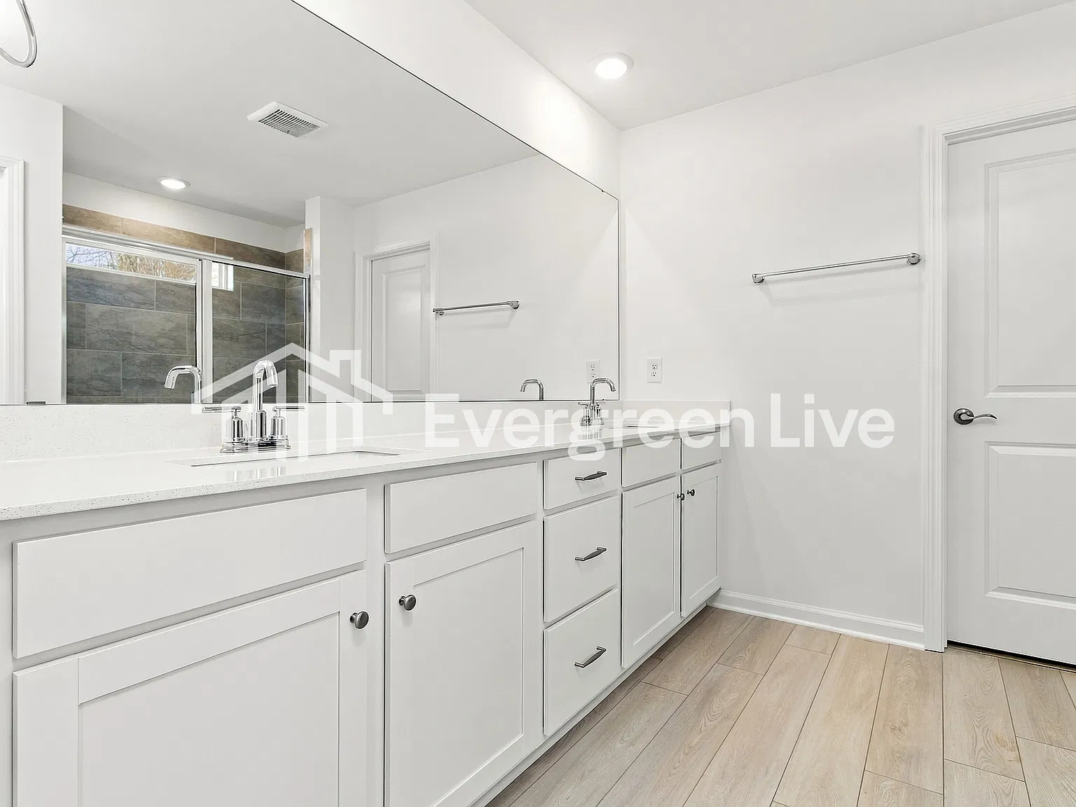 4 bed, 3.5 bath, 2659 sqft, $2,225 — Photo 2