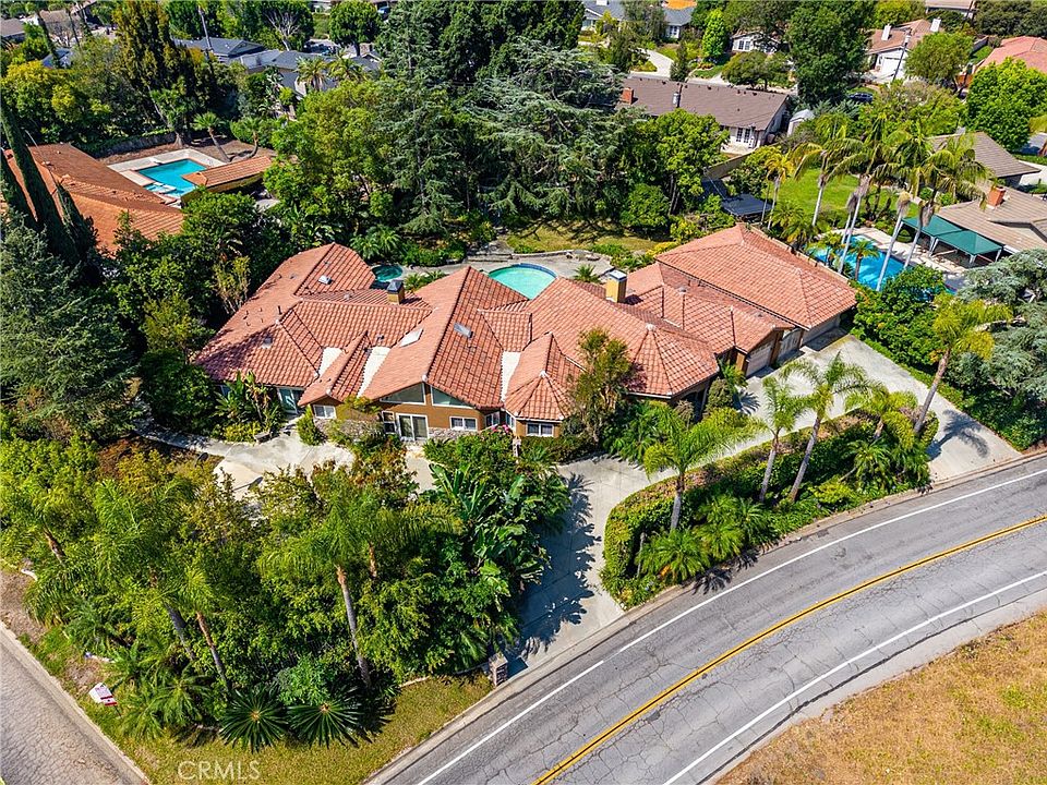 1st image of 200 W Hermosa Dr