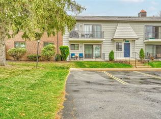 1 High Gate Trl, Fairport, NY 14450