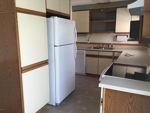 4th image of 617 35th Ave NE