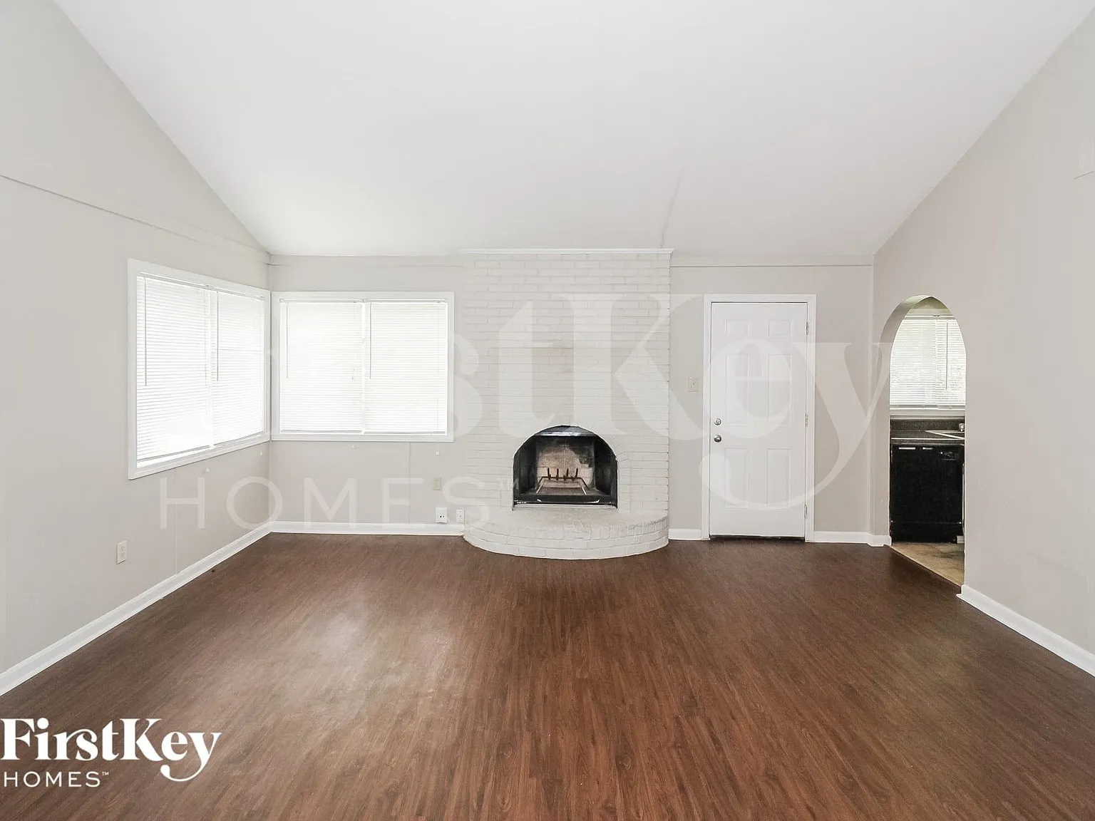 3 bed, 2.0 bath, 1781 sqft, $1,380 — Photo 2