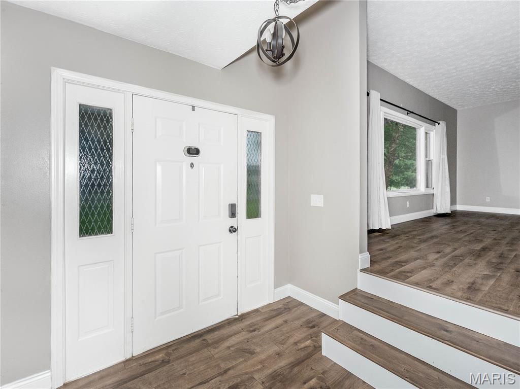 202 Willow Dr, Collinsville, IL - View 3