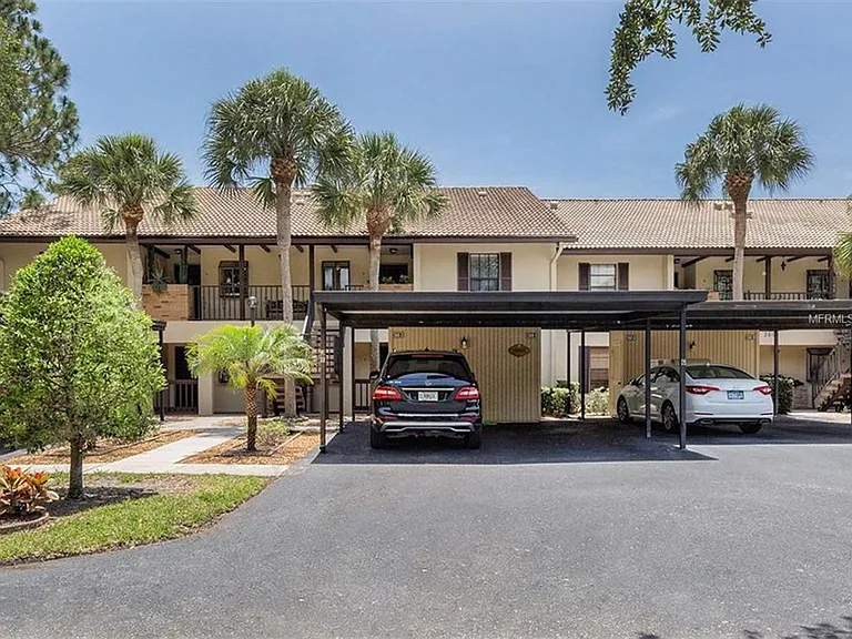 360 Three Lakes Ln #J — Photo 11