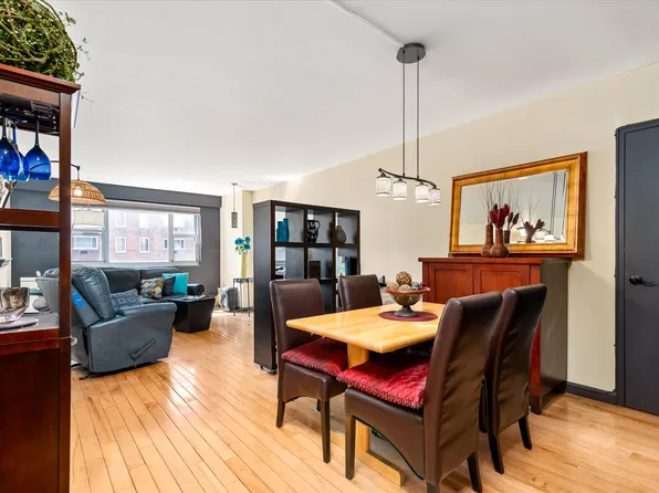 52-30 39th Drive image 4 of 14