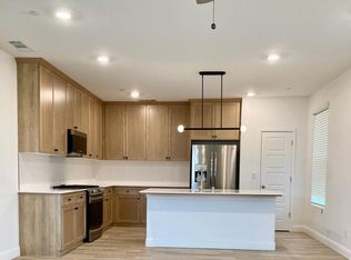 2687 E Teaberry Dr, Fresno, CA 93730