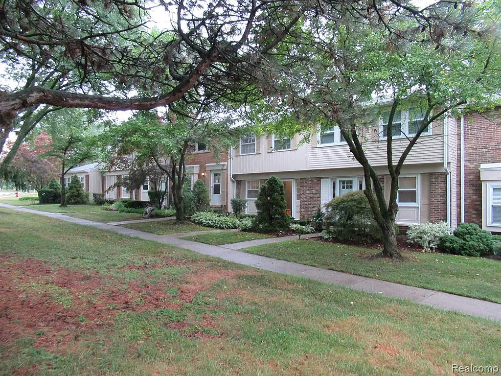 2 bed, 1.5 bath, 1167 sqft, $2,000 — Photo 2