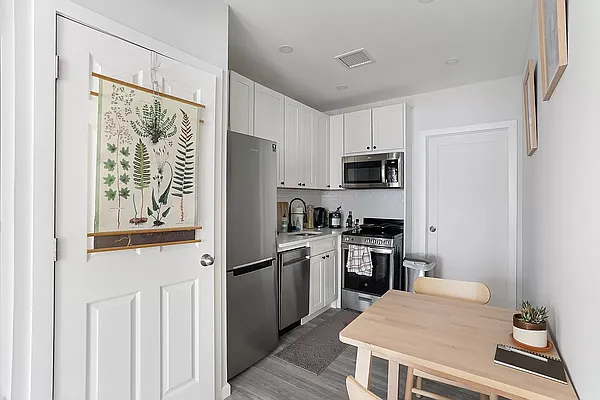 Rented by REAL New York | media 3