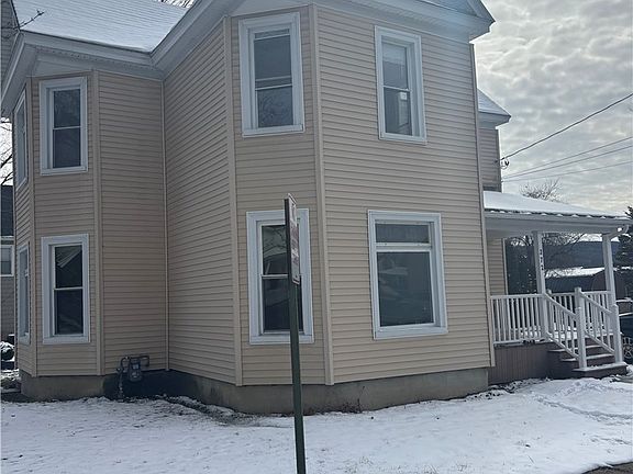 3rd image of 372 Seneca Rd