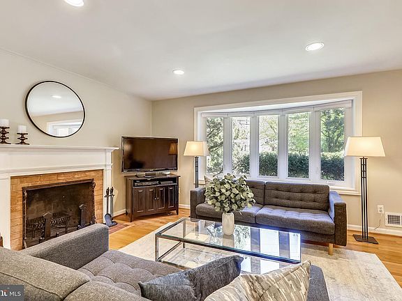 3rd image of 11916 Tildenwood Dr