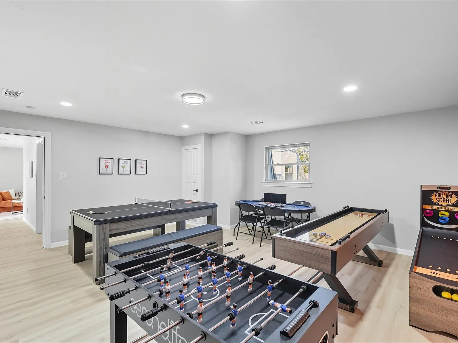 7 bed, 4663 sqft, $8,000 — Photo 4