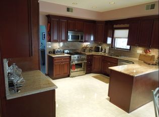 311 Lighthouse Ave, Staten Island, NY 10306