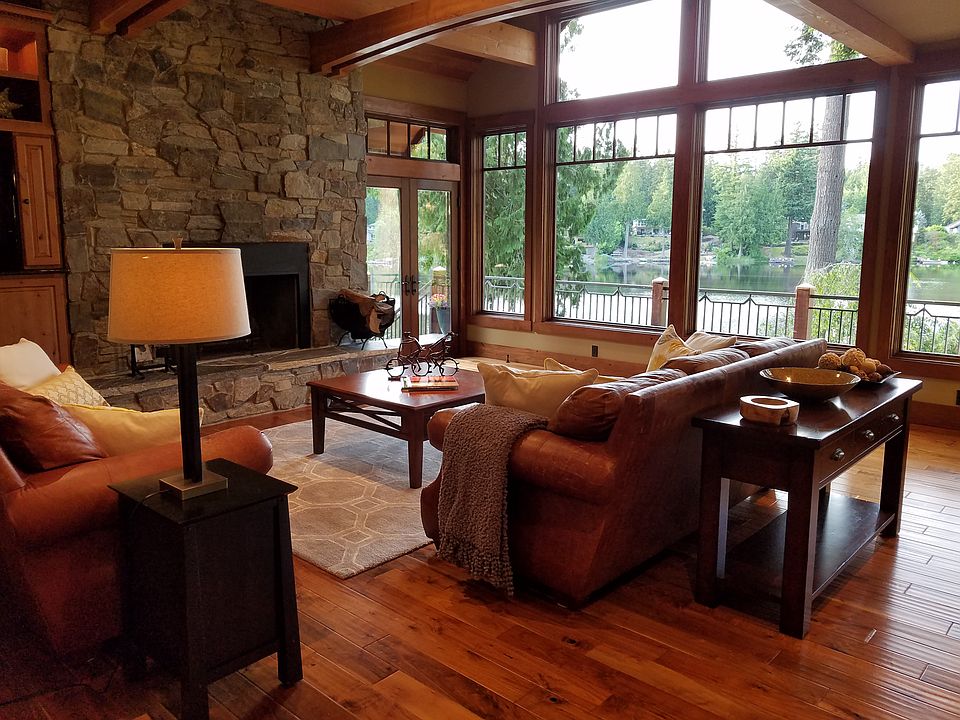 2nd image of 2149 E Beaver Lake Dr SE