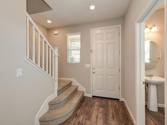 2nd image of 3 Cliff Breeze Pl