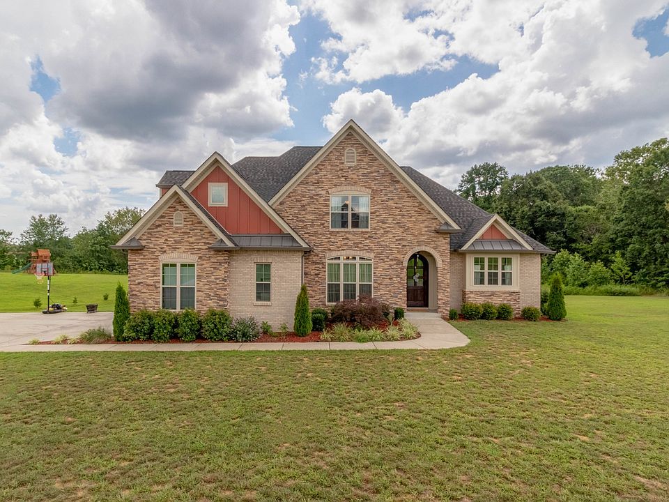 1st image of 1004 Felts Dr