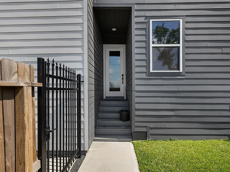 1602 Mary St — Photo 30