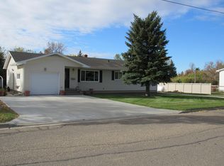 618 Glenwood Ave, Plentywood, MT 59254
