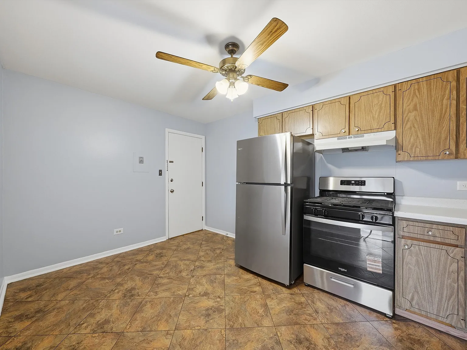 2 bed, $1,450 — Photo 4