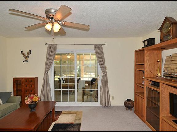 5th image of 12604 Monarch Dr NE