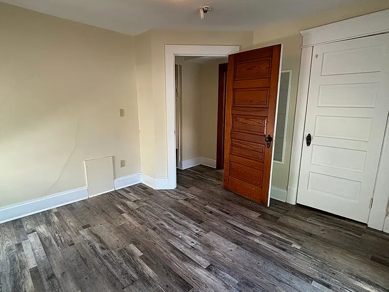 223 East Ave — Photo 11