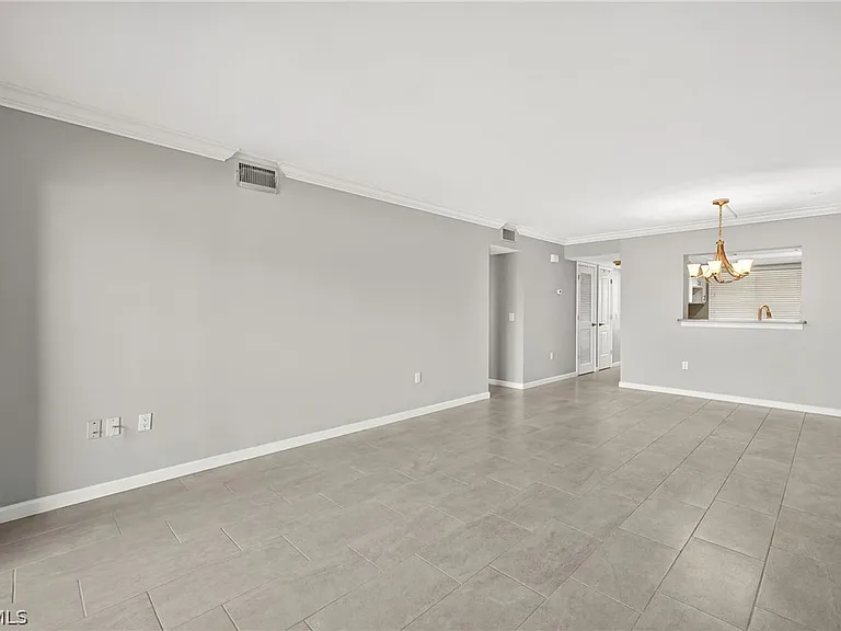 7430 Lake Breeze Dr #313 — Photo 8