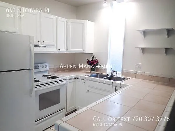 6913 Totara Pl — Photo 2