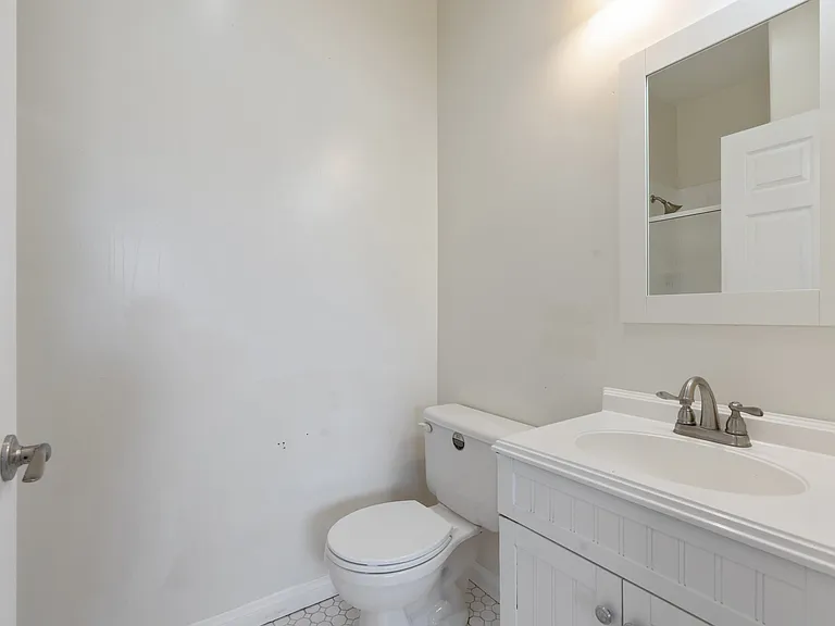 3911 Prospect Ave — Photo 31