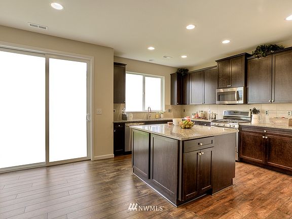 5th image of 2423 Burlwood Street NE #1044