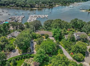 9 Kanes Ln, Halesite, NY 11743